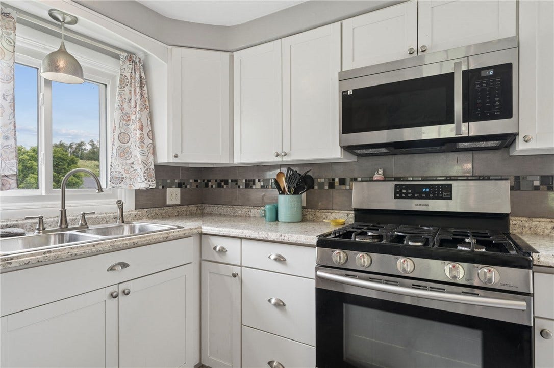 11 Angott Rd, Washington, PA 15301