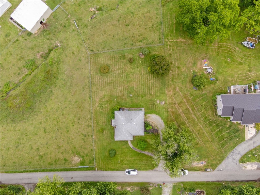 11 Angott Rd, Washington, PA 15301