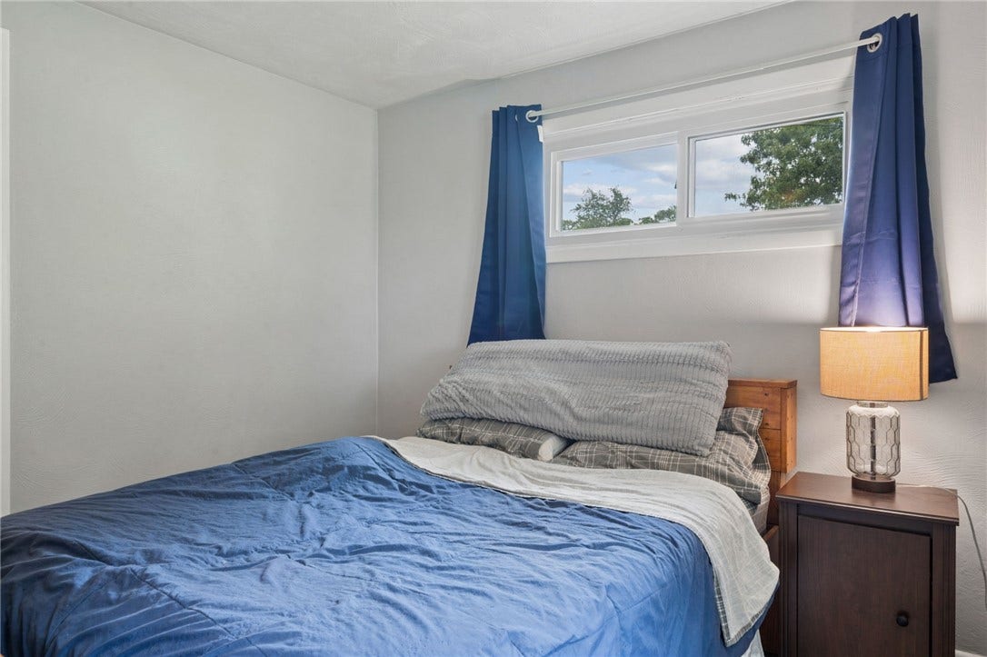 11 Angott Rd, Washington, PA 15301