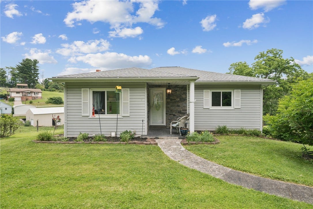 11 Angott Rd, Washington, PA 15301