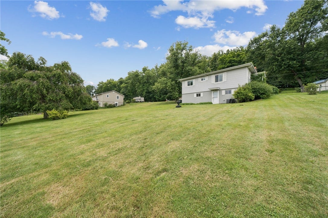 11 Angott Rd, Washington, PA 15301