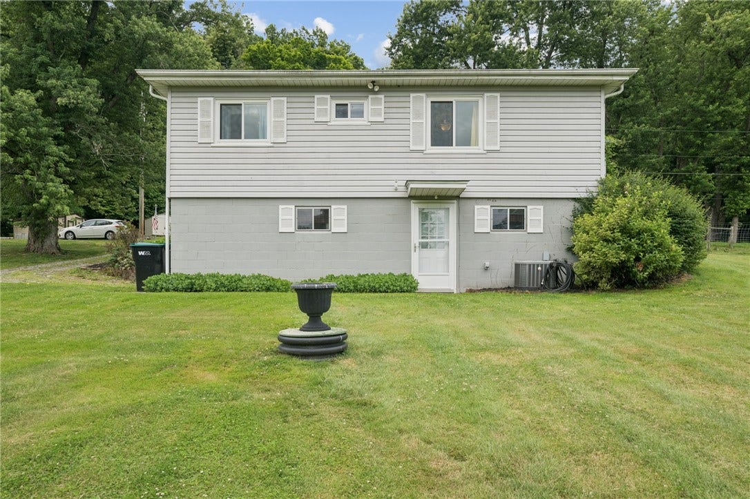 11 Angott Rd, Washington, PA 15301