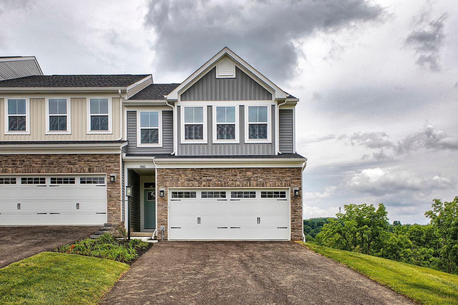 5002 Wellington Ct, Jeannette, PA 15644