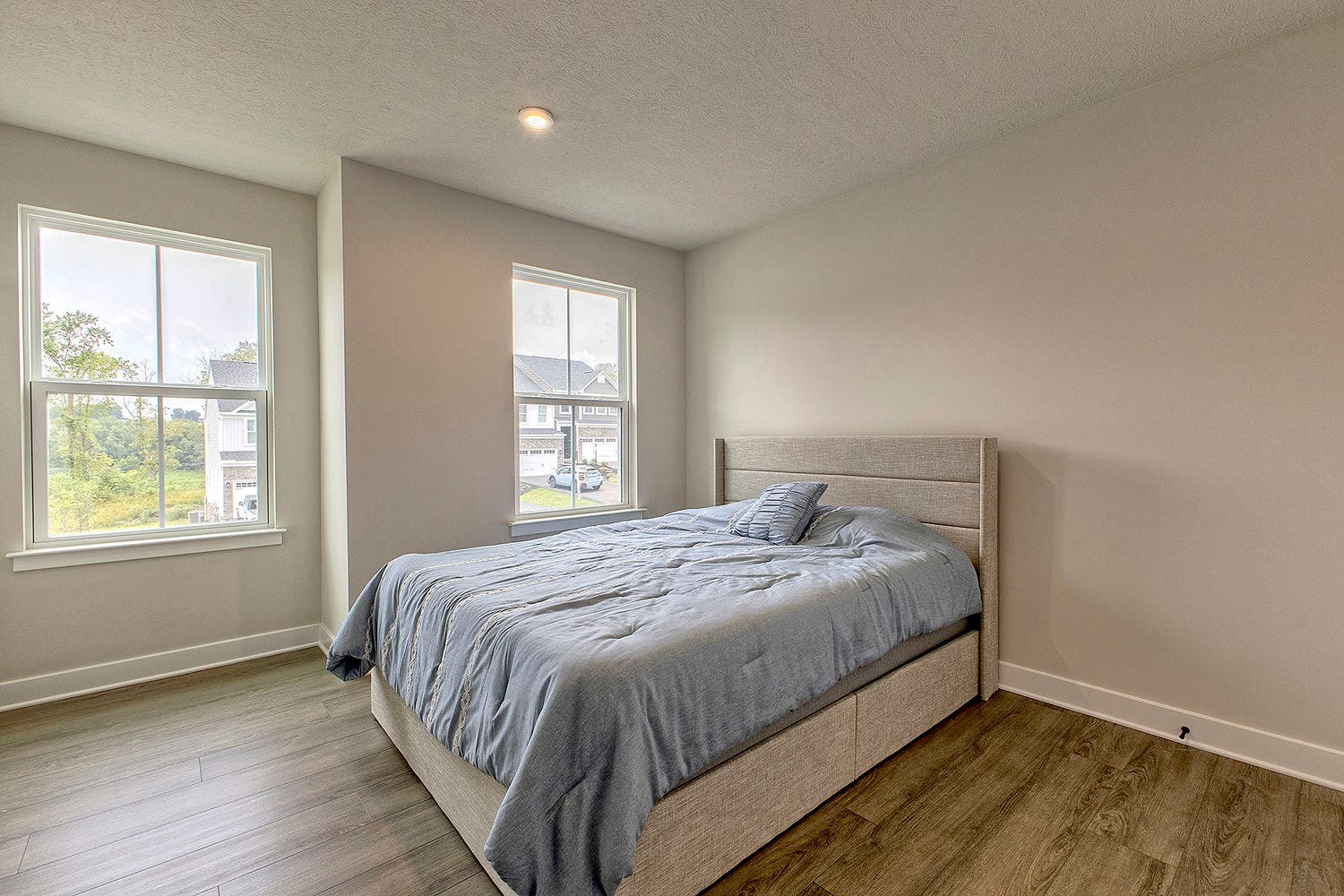 5002 Wellington Ct, Jeannette, PA 15644