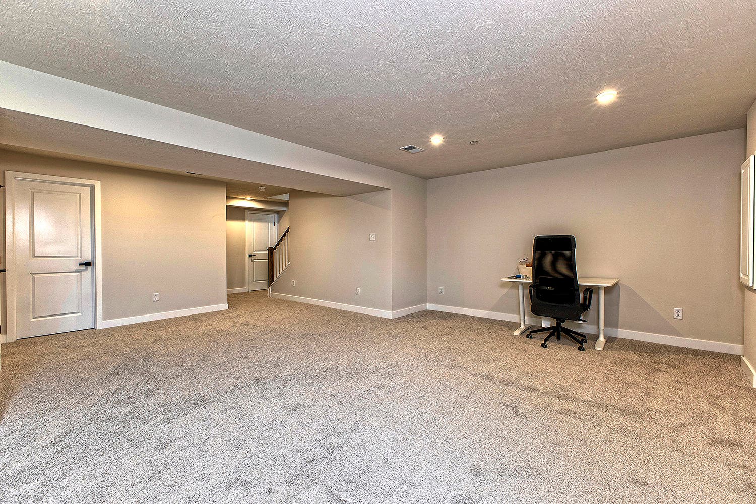 5002 Wellington Ct, Jeannette, PA 15644