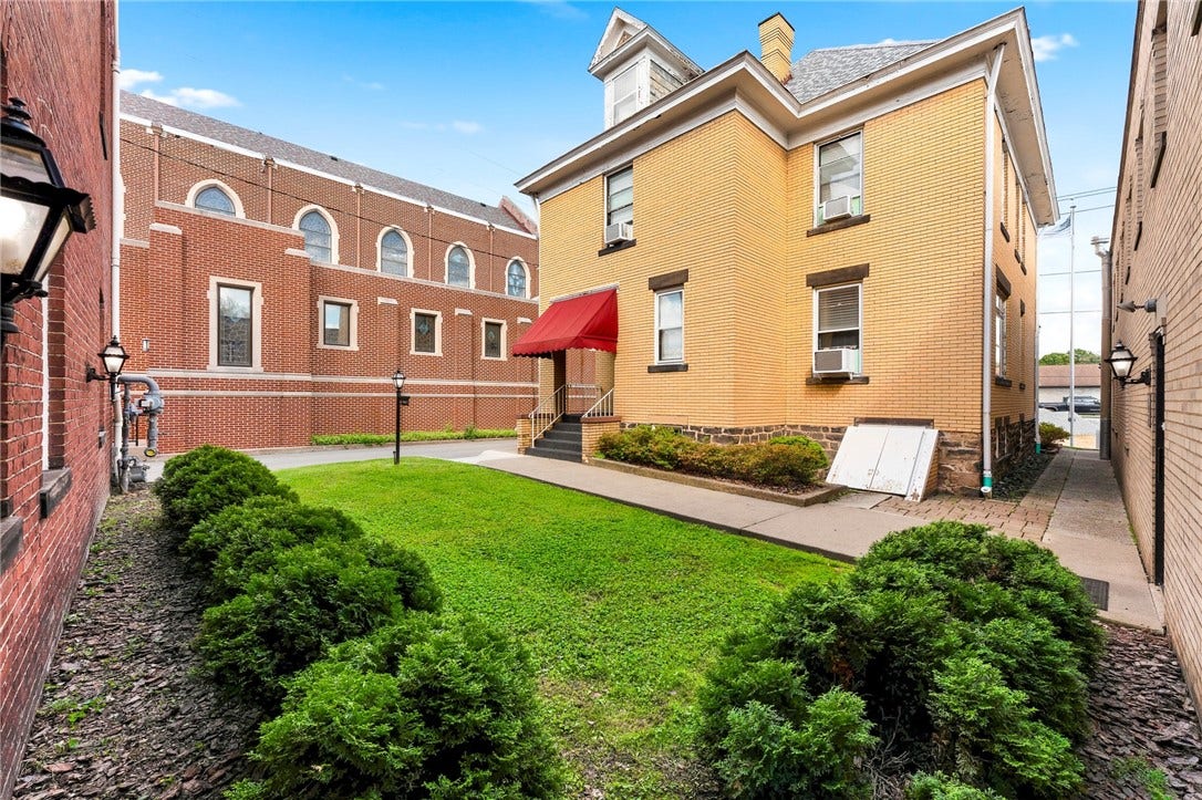 65 N Gallatin Ave, Uniontown, PA 15401