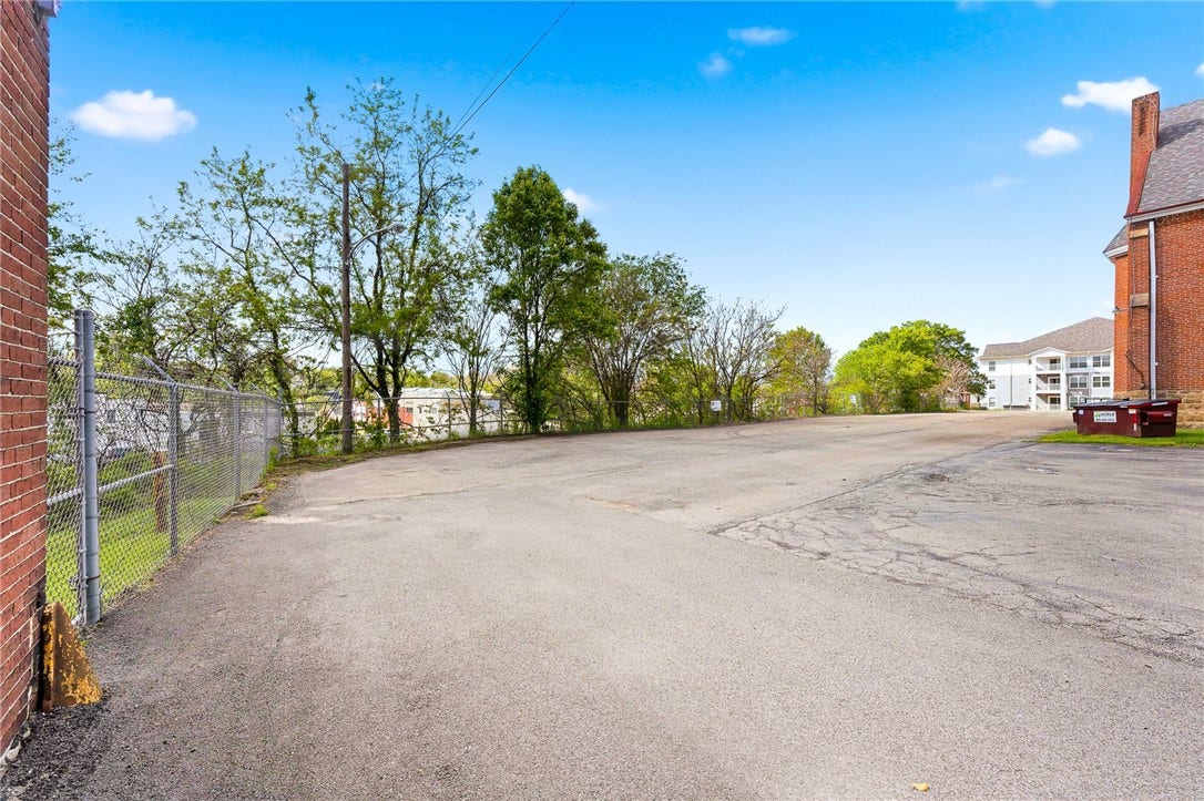 65 N Gallatin Ave, Uniontown, PA 15401