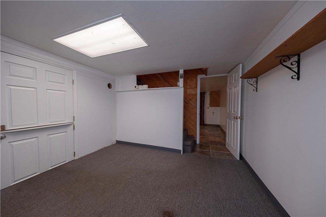 1112 S Hewitt Ave, Washington, PA 15301