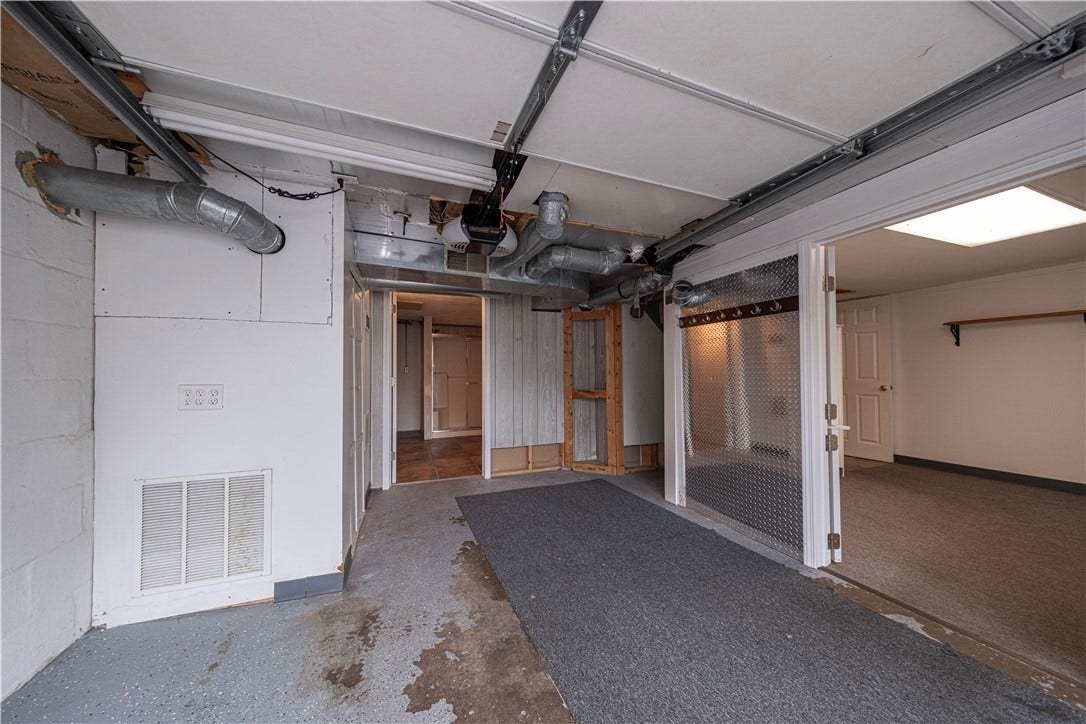 1112 S Hewitt Ave, Washington, PA 15301