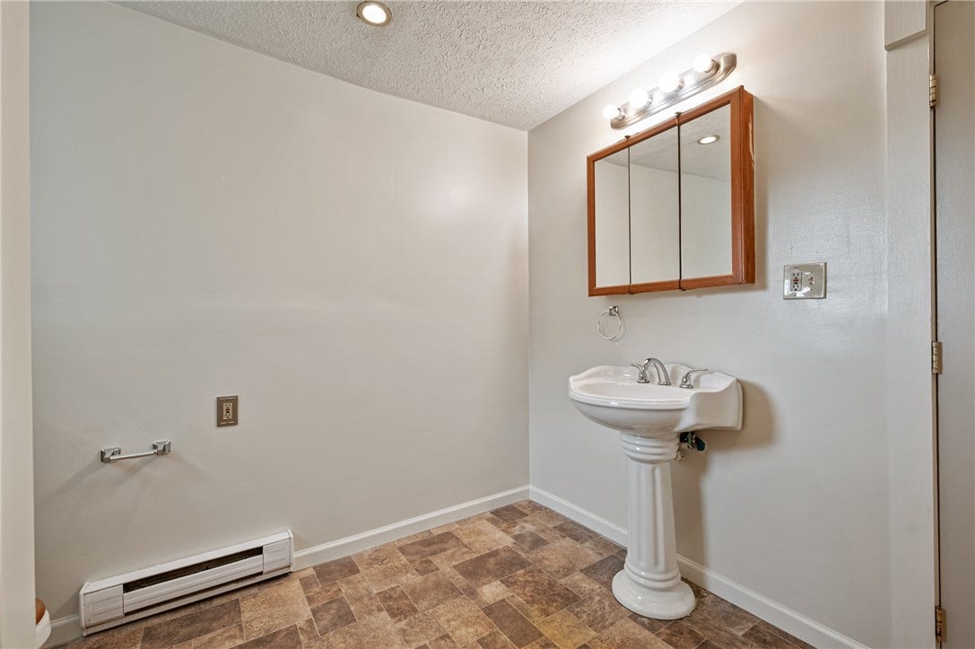 82 E Katherine Ave, Washington, PA 15301 1st floor bathroom