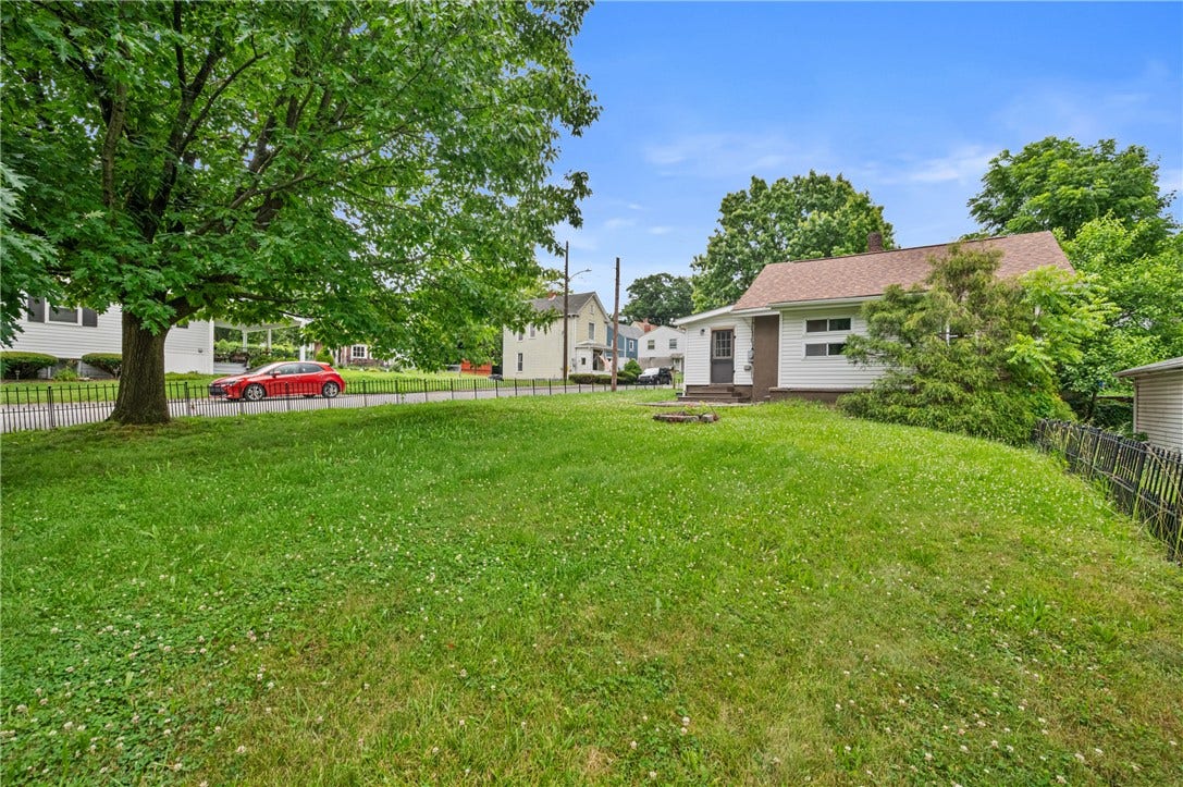 82 E Katherine Ave, Washington, PA 15301