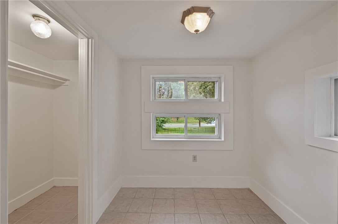 82 E Katherine Ave, Washington, PA 15301 Additional space attached to Bedroom #2