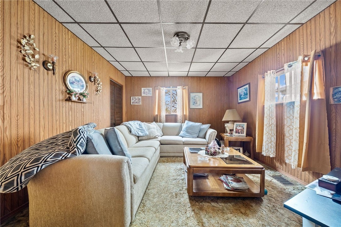 192 Lawrence Ave, Washington, PA 15301