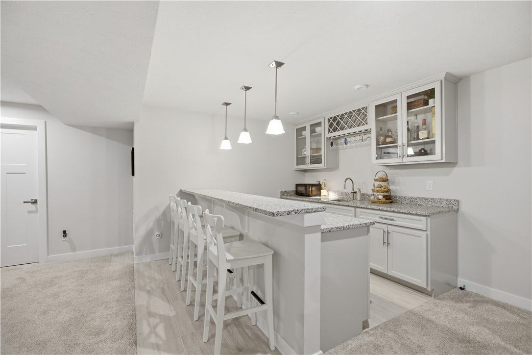 337 Red Bud Ln, Washington, PA 15301