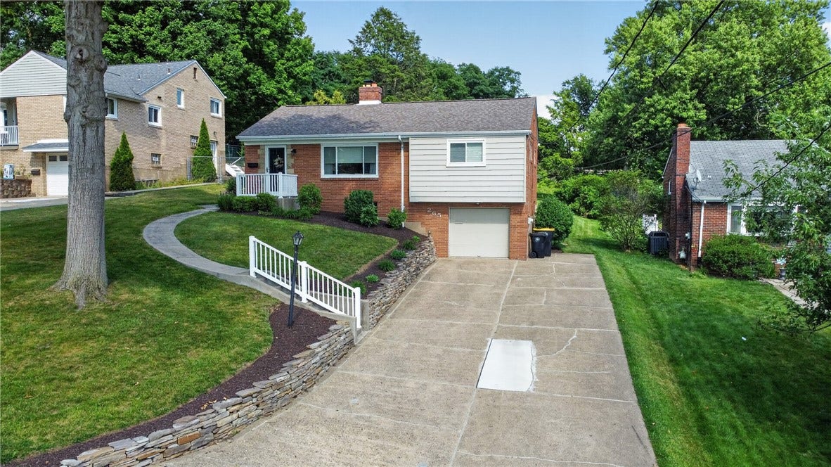 265 Oaklyn Rd., Bethel Park, PA 15102