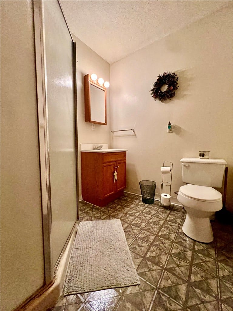 208 N. 2nd St, Masontown, PA 15461