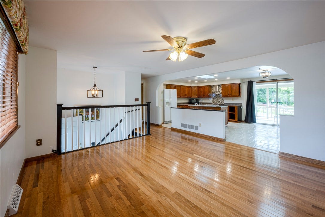 241 Laurel Dr, Greensburg, PA 15601