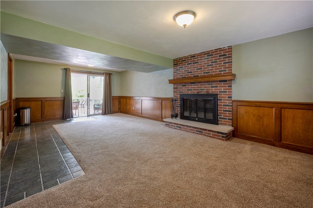 241 Laurel Dr, Greensburg, PA 15601