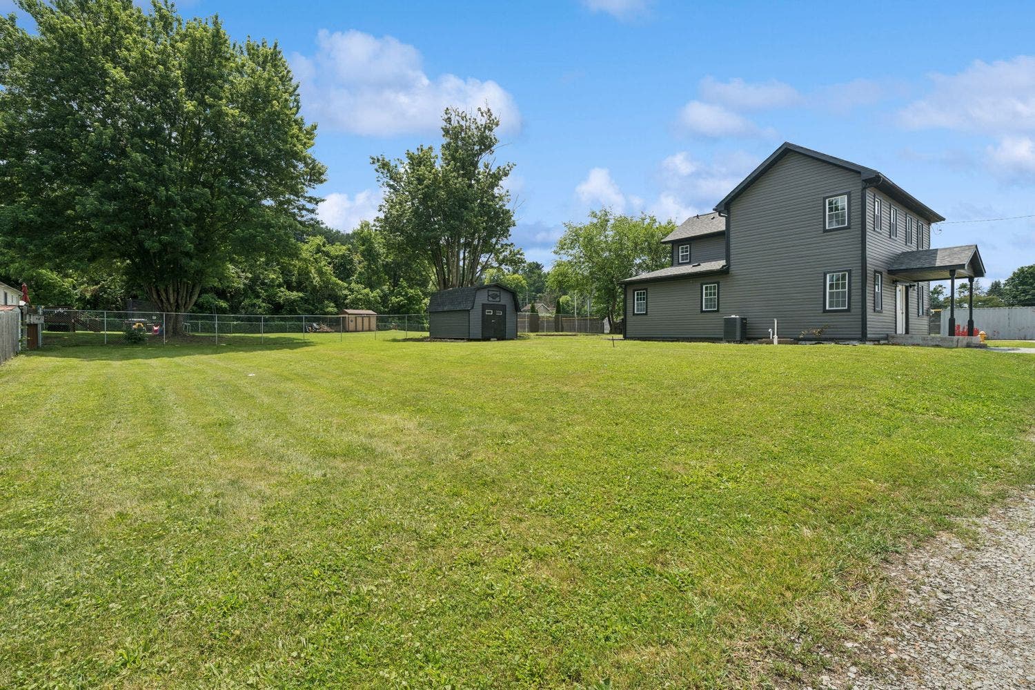 401 Lincoln St., Elizabeth, PA 15037