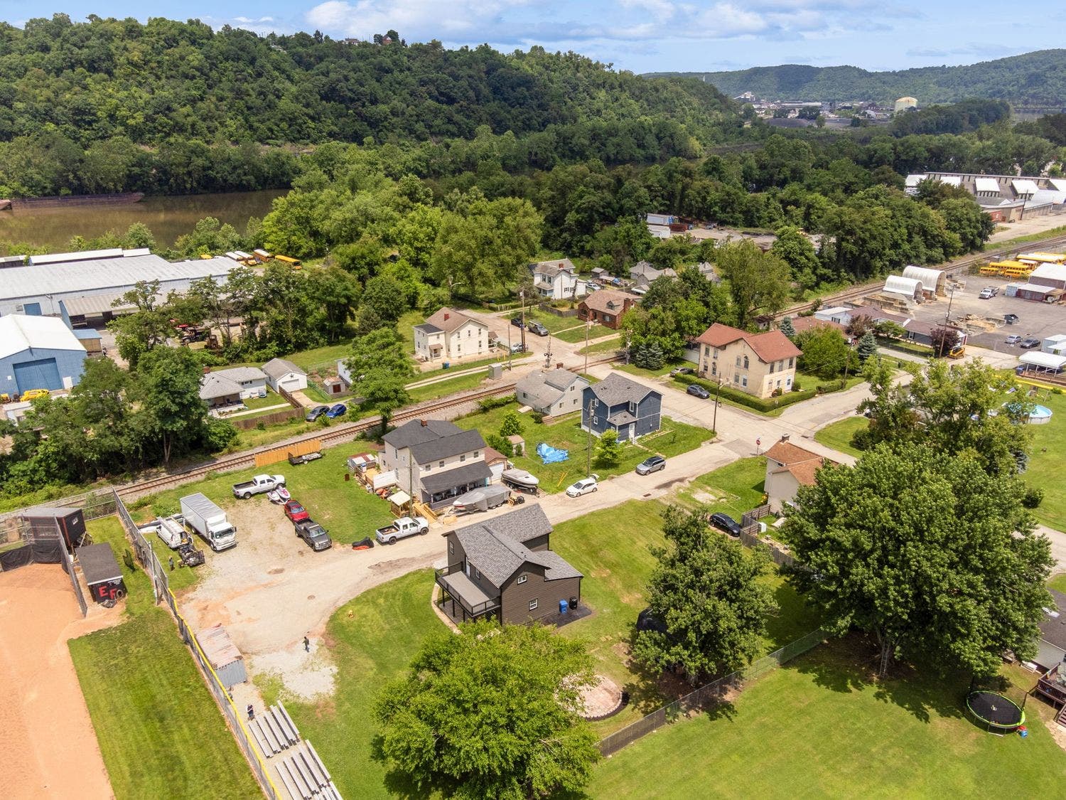 401 Lincoln St., Elizabeth, PA 15037