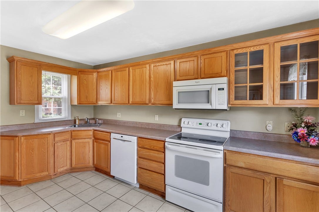 610 Patterson Rd, Bethel Park, PA 15102