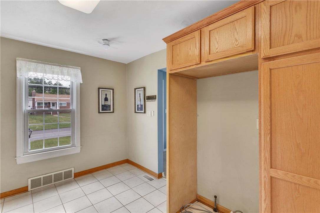 610 Patterson Rd, Bethel Park, PA 15102