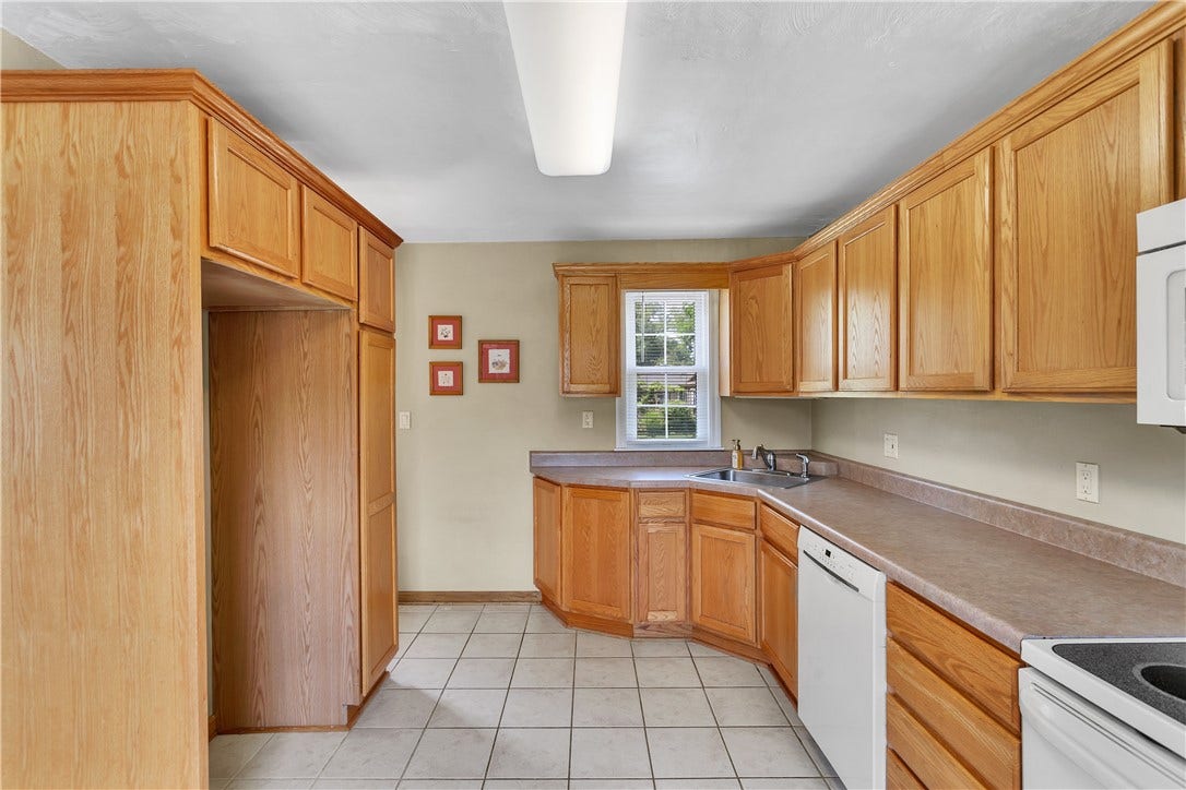 610 Patterson Rd, Bethel Park, PA 15102