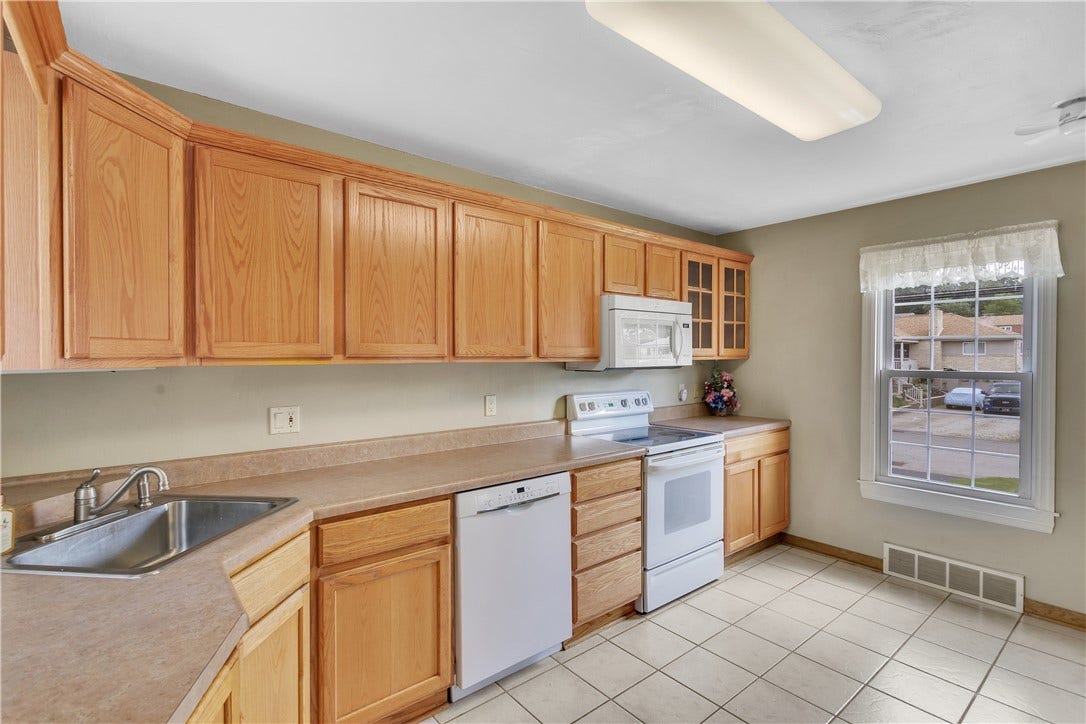 610 Patterson Rd, Bethel Park, PA 15102