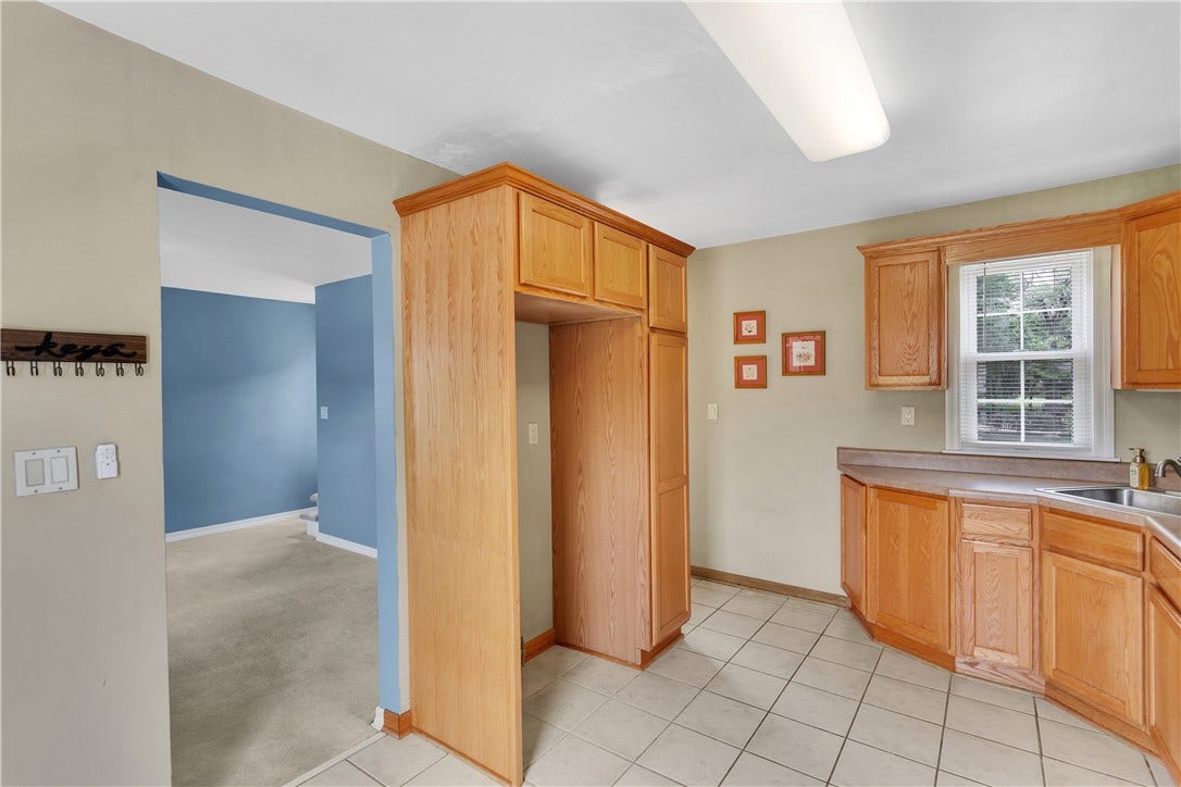 610 Patterson Rd, Bethel Park, PA 15102