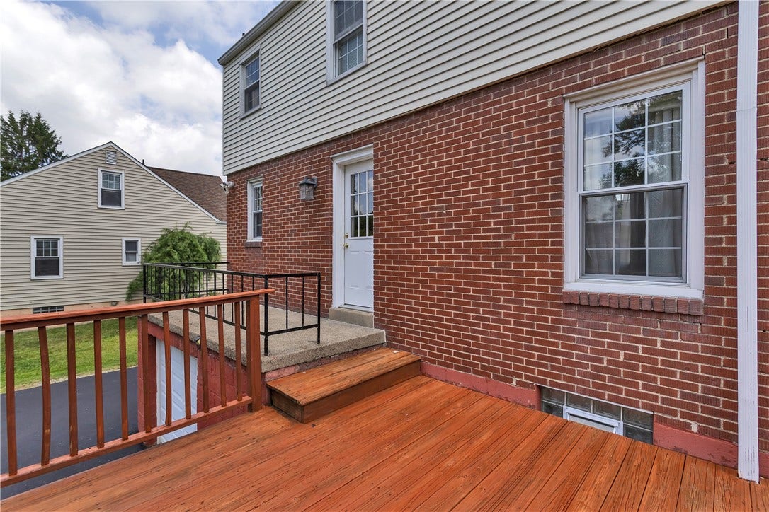 610 Patterson Rd, Bethel Park, PA 15102