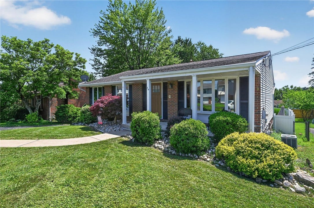 34 Mohawk Dr, Greensburg, PA 15601
