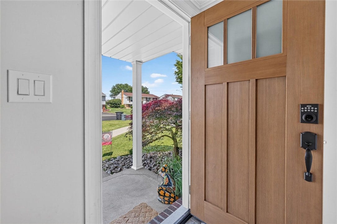 34 Mohawk Dr, Greensburg, PA 15601