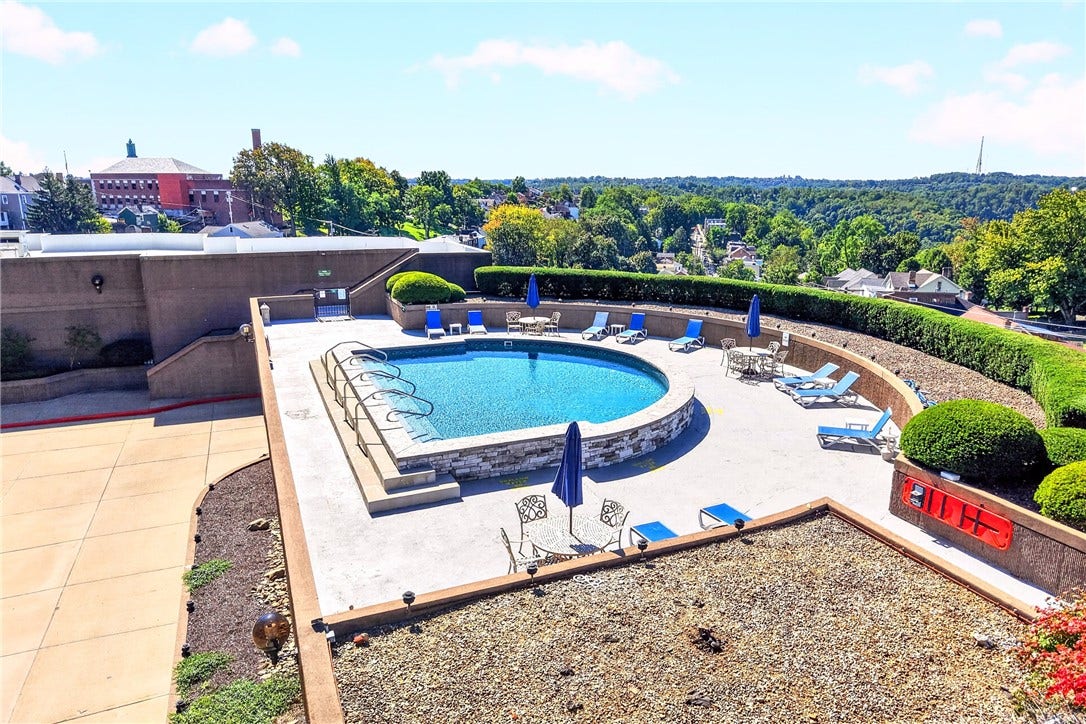 1 Trimont Ln, #490E, Pittsburgh, PA 15211 OUTDOOR POOL
Enjoy resort-style living at home with The Trimonts outdoor swimming pool and surrounding sun deck one of the community amenities available to residents.