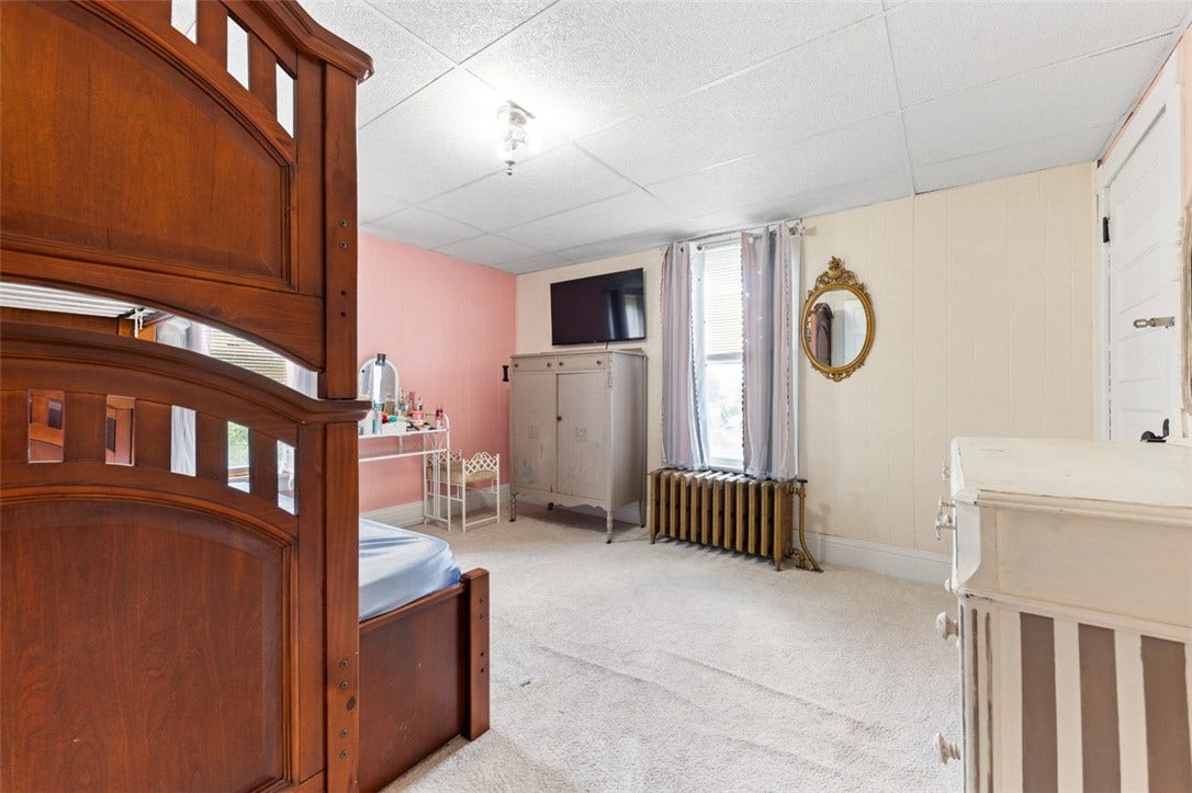 1230 Chestnut St, Connellsville, PA 15425