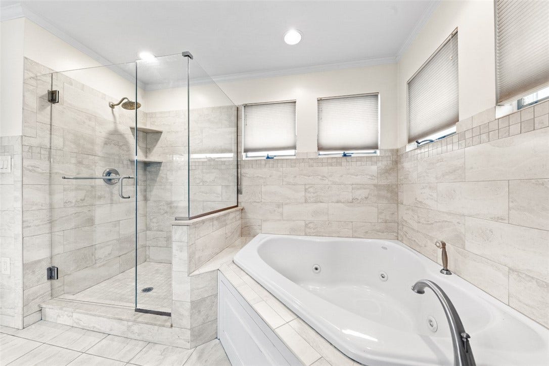 1230 Chestnut St, Connellsville, PA 15425
