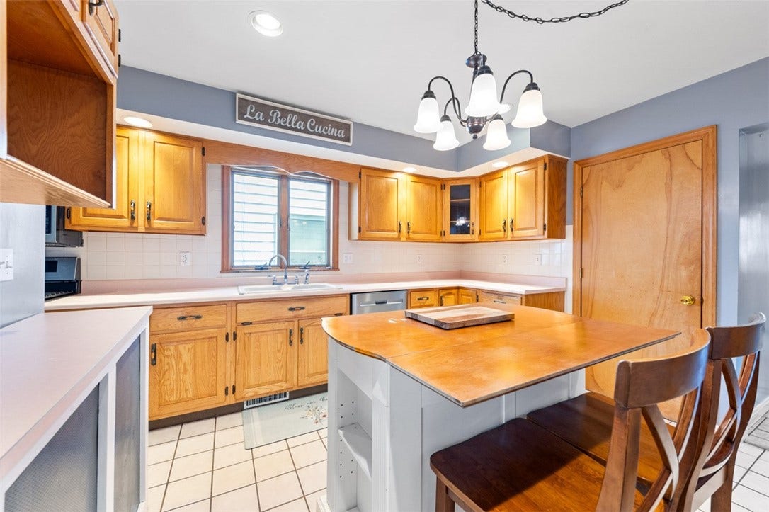 1230 Chestnut St, Connellsville, PA 15425