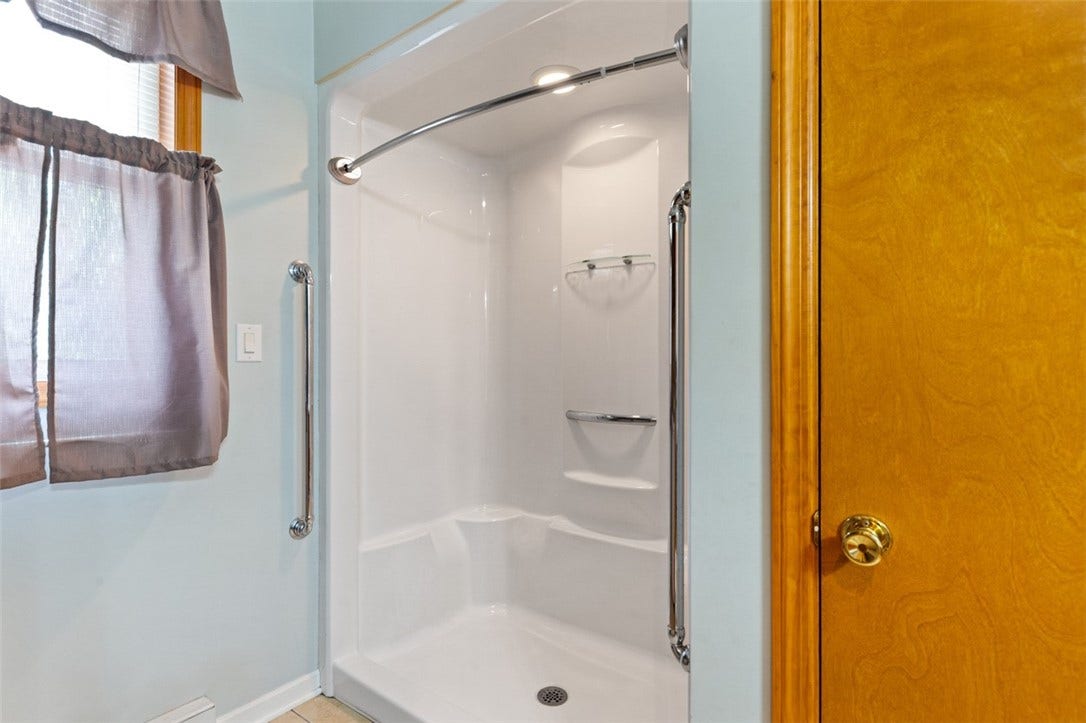1230 Chestnut St, Connellsville, PA 15425