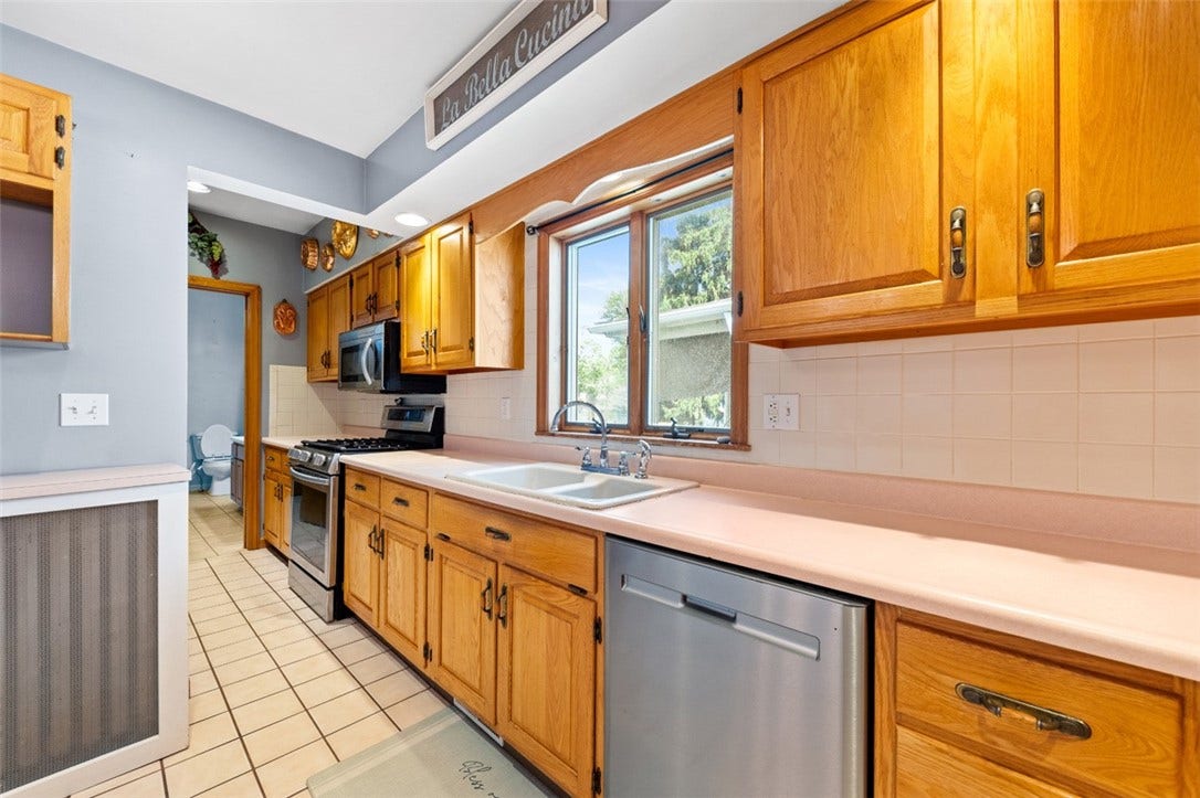 1230 Chestnut St, Connellsville, PA 15425