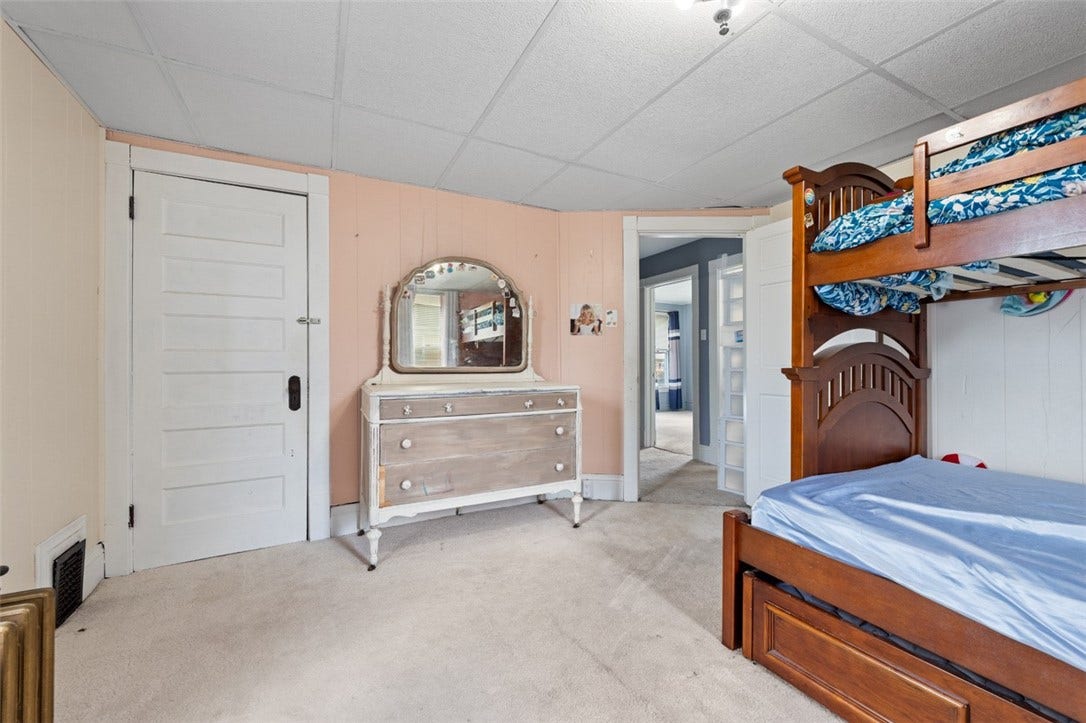 1230 Chestnut St, Connellsville, PA 15425