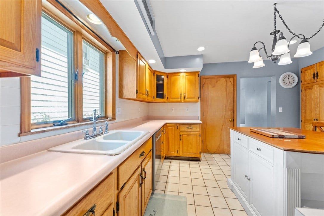 1230 Chestnut St, Connellsville, PA 15425