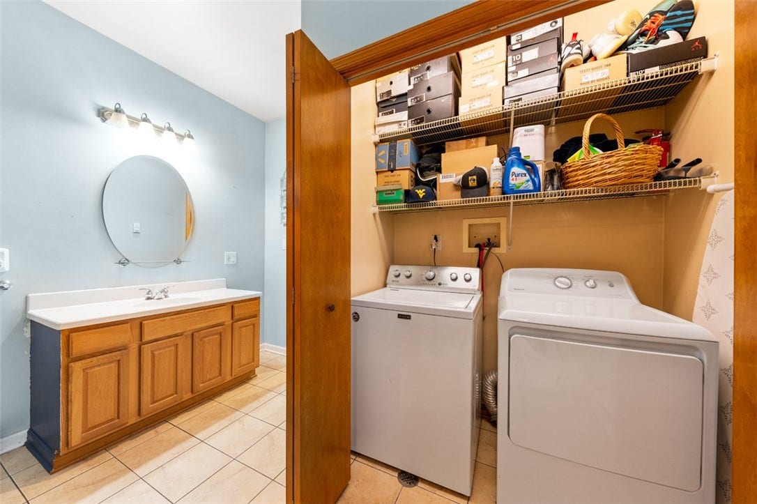 1230 Chestnut St, Connellsville, PA 15425