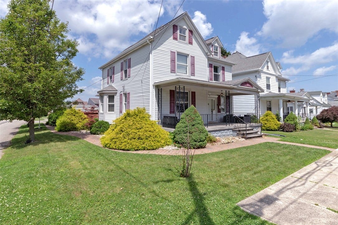 1230 Chestnut St, Connellsville, PA 15425