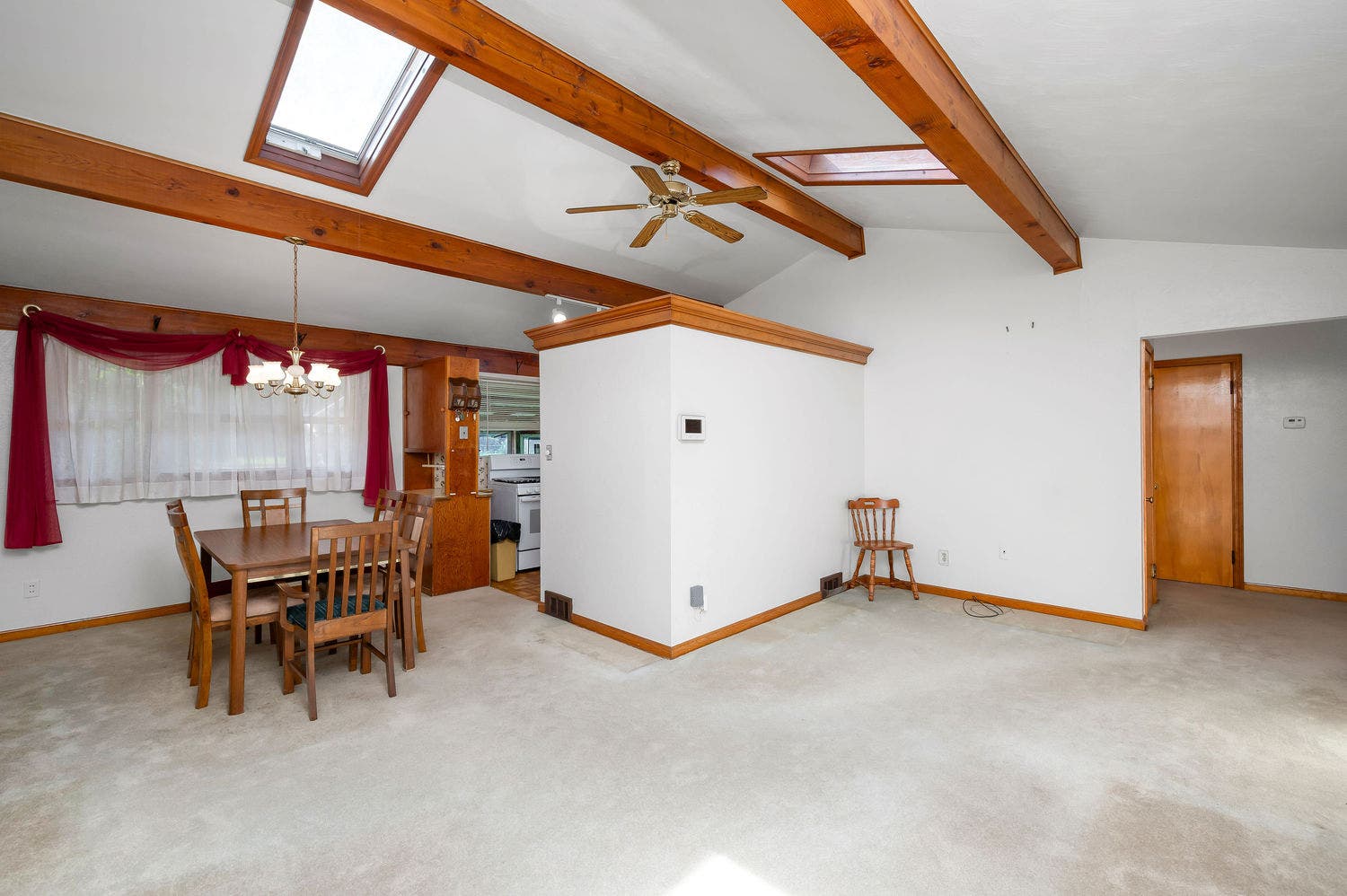 1673 Norsen Drive, Pittsburgh, PA 15243 Living Room / Dining Area