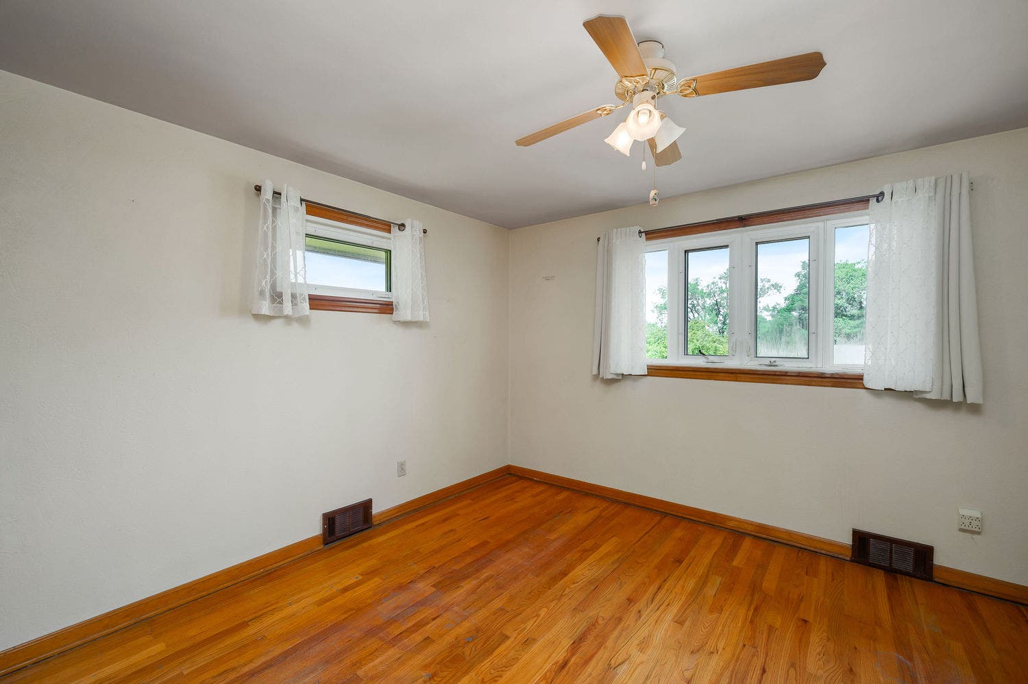 1673 Norsen Drive, Pittsburgh, PA 15243 Primary Bedroom