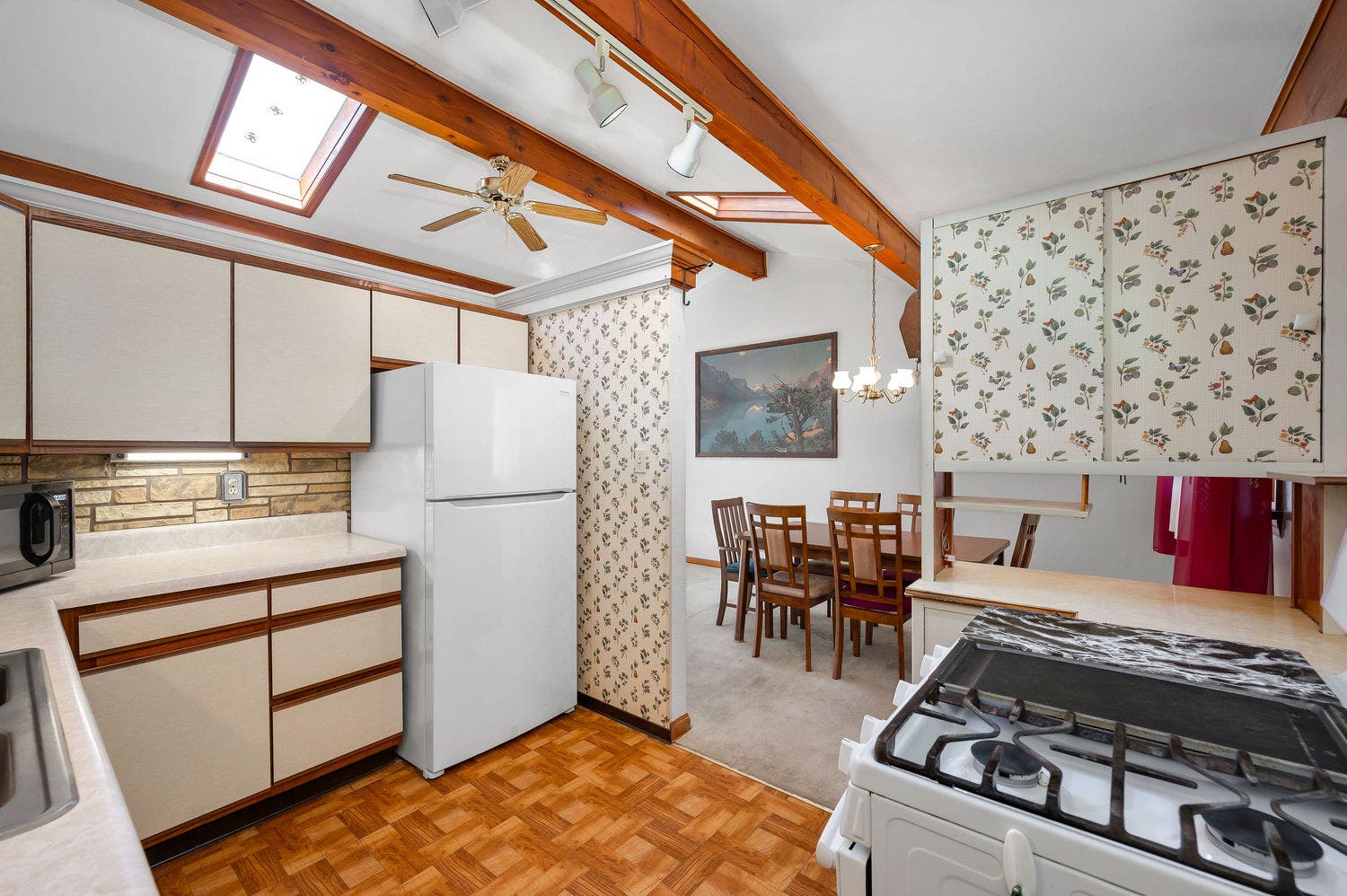 1673 Norsen Drive, Pittsburgh, PA 15243 Kitchen
