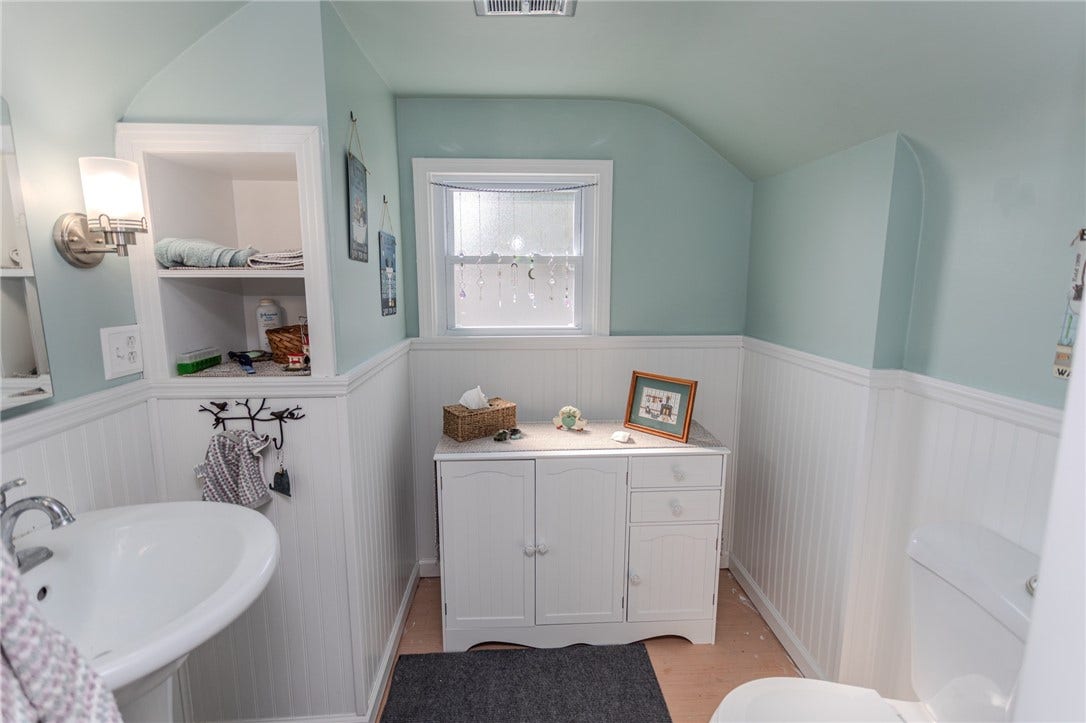 57 8th St, Uniontown, PA 15401