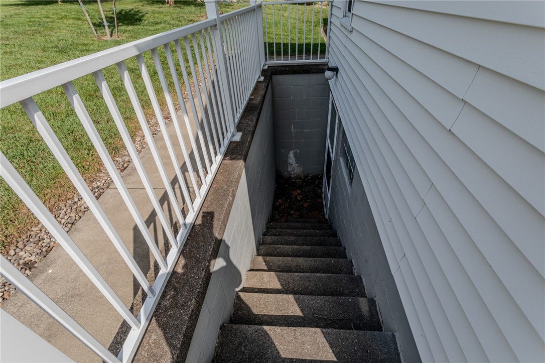 57 8th St, Uniontown, PA 15401