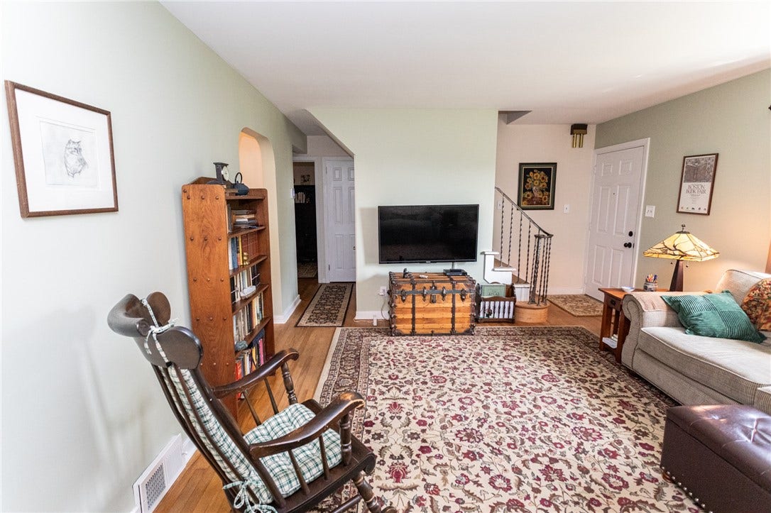 57 8th St, Uniontown, PA 15401