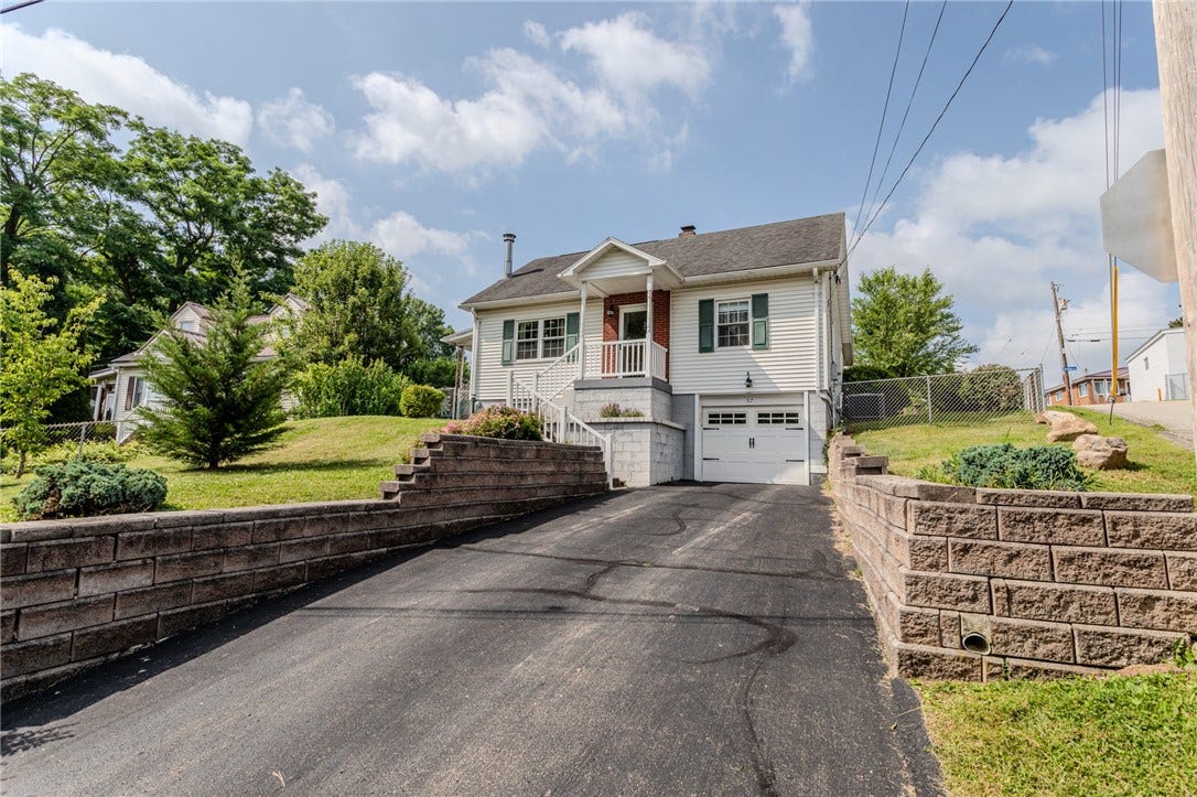 57 8th St, Uniontown, PA 15401
