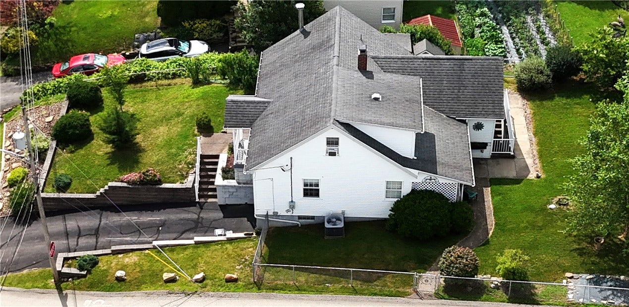 57 8th St, Uniontown, PA 15401